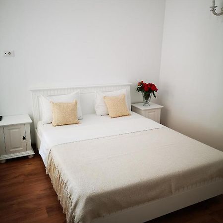 Brize Guest House توزلا المظهر الخارجي الصورة